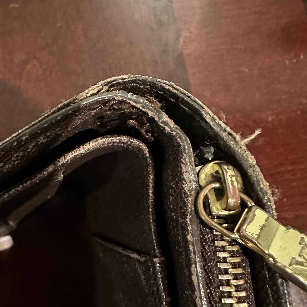 LV WALLET - Picture 10 of 11